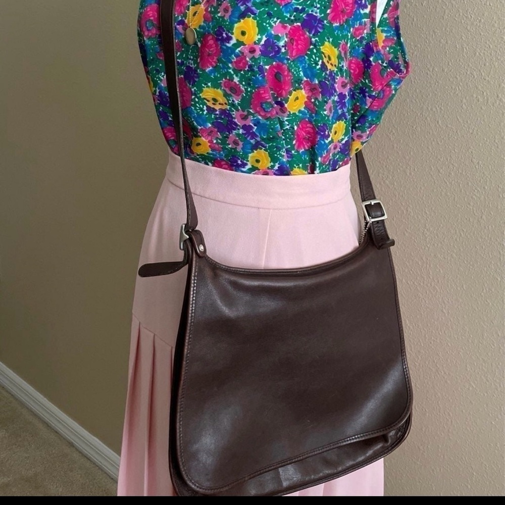 VINTAGE COACH HIPPIE FLAP MAHOGANY CROSSBODY 9134